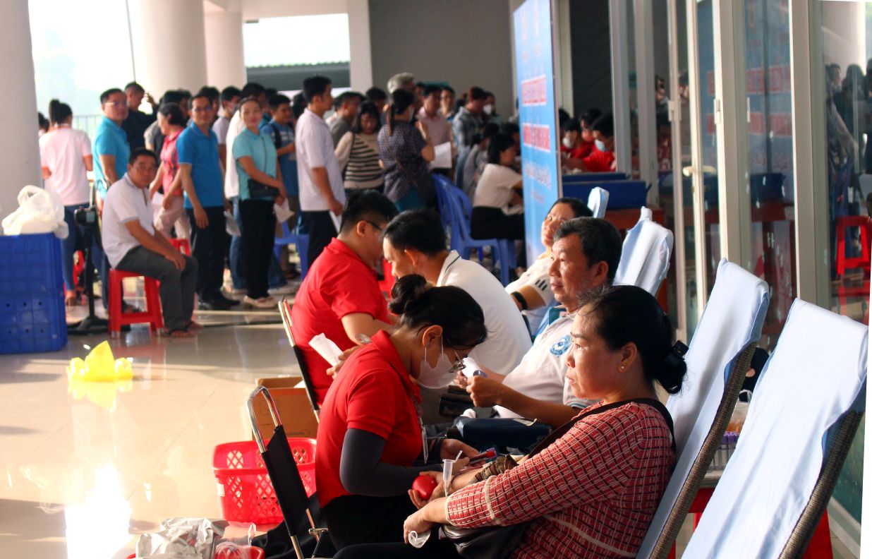 Do duoc xep lich cu the nen buoi hien mau tinh nguyen dien ra trong trat tu. Anh: Lam Dien