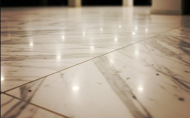 White, stone bricks will be the perfect choice to make the home space more luxurious. Photo: Tuan Dat