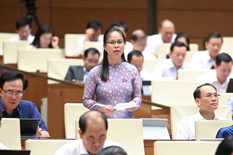 Dai bieu Quoc hoi Chu Thi Hong Thai. Anh: Pham Dong
