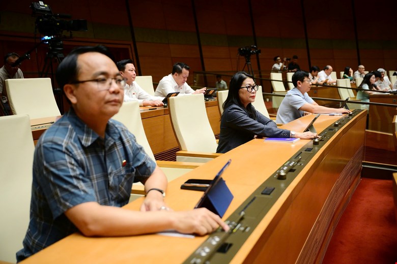 Theo luat moi duoc thong qua, vat lieu xay dung phai dan nhan nang luong. Anh: Pham Dong