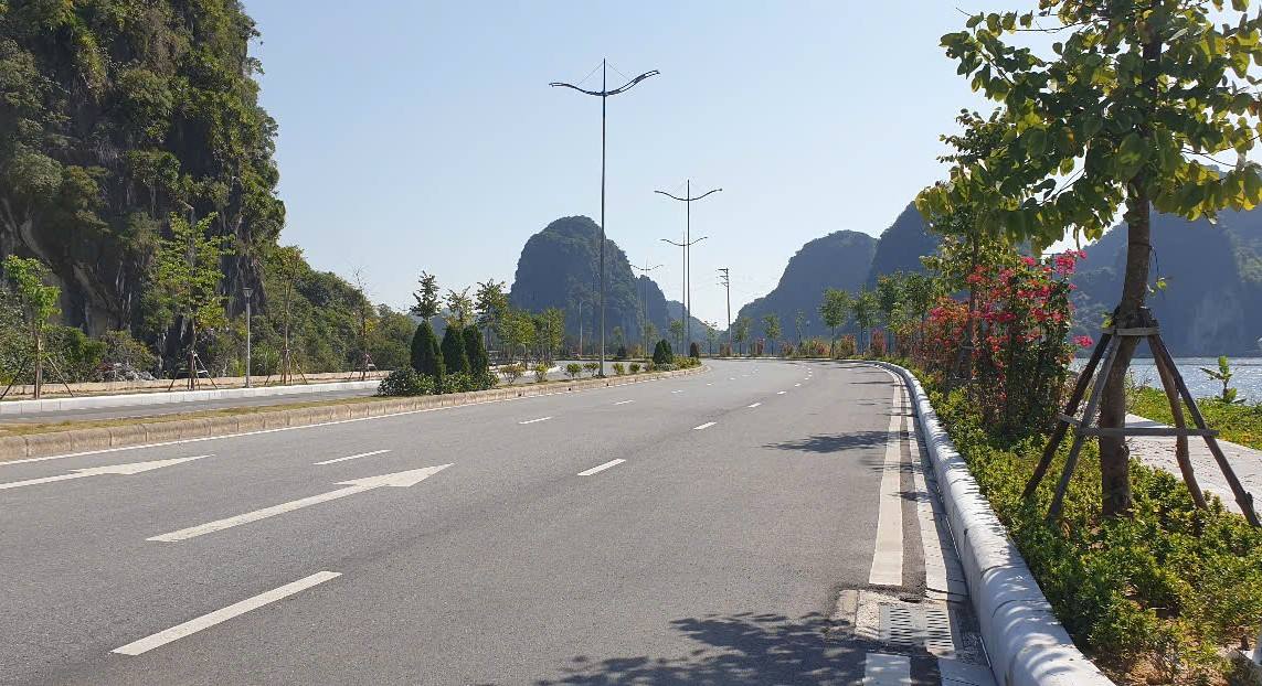 Khu đô thị sinh thái kết hợp công viên chuyên đề tại phường Quang Hanh, TP Cẩm Phả nằm gần đường ven biển Hạ Long - Cẩm Phả. Ảnh: Nguyễn Hùng