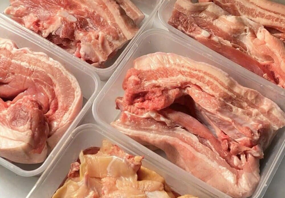 Parcialmente clasificado y en caja ayudara a la carne de cerdo siempre fresca, nutritiva. Foto: Phuong Linh