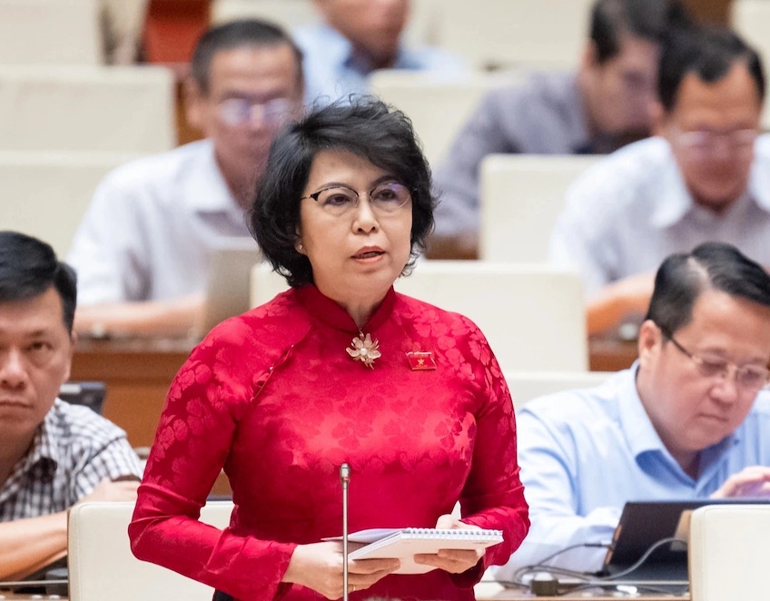 Dai bieu Quoc hoi To Thi Bich Chau cho biet, co tinh trang nguoi dan di lam thu tuc 3 thang, tham chi gan 1 nam khong nhan duoc tien thue dong du. Anh: Gia Han