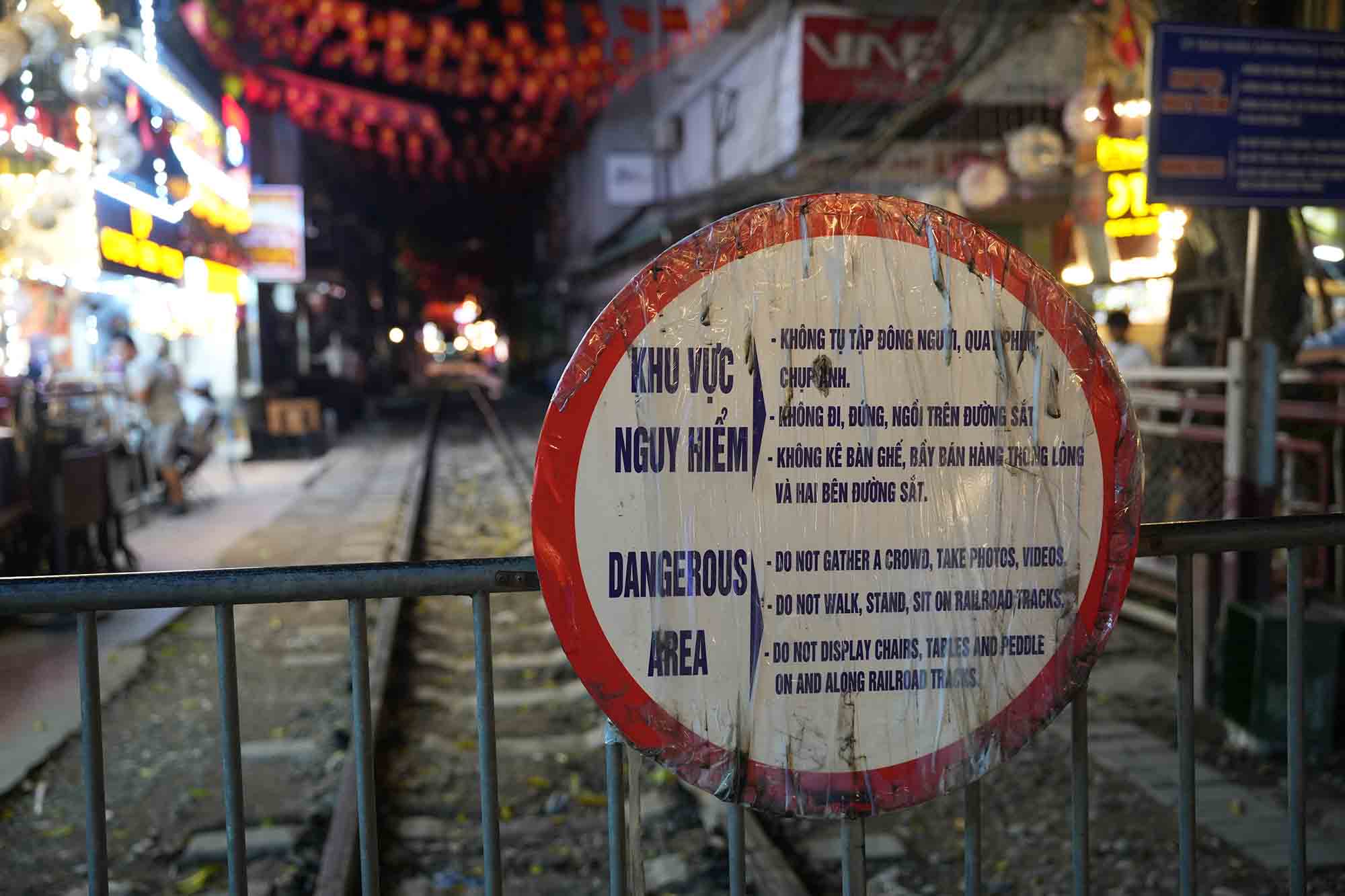 Bien bao khu vuc tai duoc dat o nhung cong ra, vao khu vuc. Anh: Huu Chanh
