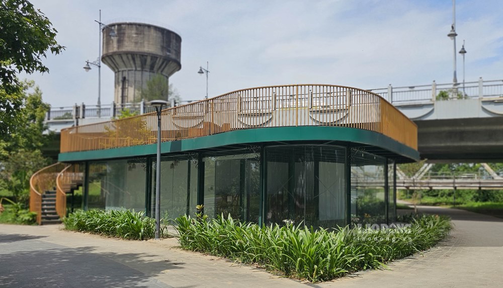 Tu nam 2021, TP Hue da trien khai chinh trang khu vuc phia Dong cua con (lay cau Da Vien lam ranh gioi), san lap mat bang, lam duong di bo, xe dap, lap cau go ket noi voi cau duong bo Da Vien. Khu vuc nhanh chong tro thanh diem den yeu thich cua nguoi dan va du khach (tren hinh la khu vuc nha ve sinh hien dai phuc vu nguoi dan).