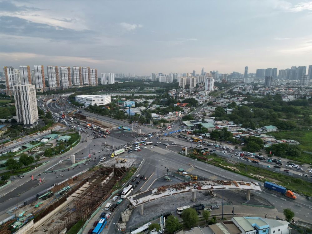 Nut giao hien dai nhat TPHCM voi quy mo 3 tang, gom ham chui, cau vuot tren cao noi cao toc TPHCM - Long Thanh - Dau Giay va cac truc duong lon. Anh: Anh Tu