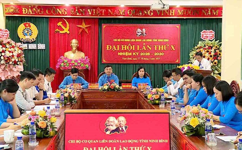 Delegates attending the 10th Congress of the Ninh Binh Provincial Federation of Labor Party Cell, term 2025 - 2030. Photo: Xuan Hung