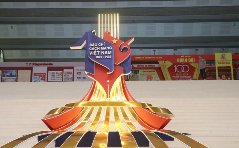 2025 National Newspaper Fair Exhibition Space at the National Convention Center. Photo: Tran Vuong