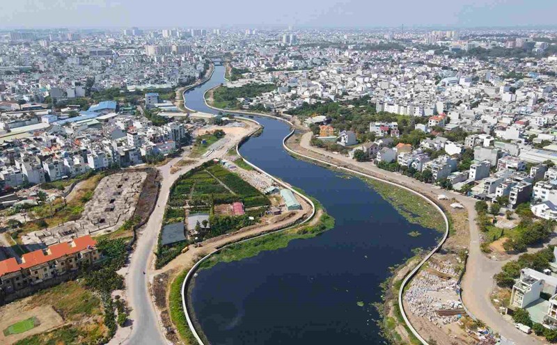 The Tham Luong - Ben Cat canal section through Go Vap district (HCMC) after more than 2 years of renovation. Photo: Anh Tu