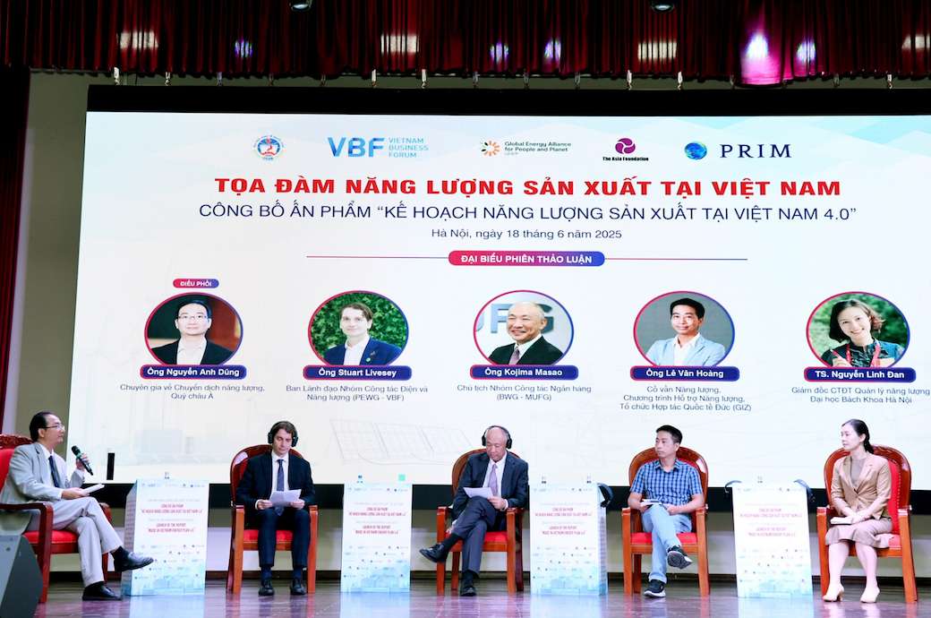Phien thao luan tai toa dam “Nang luong san xuat tai Viet Nam” thuc day chinh sach va dau tu vao nganh nang luong sach Viet Nam. Anh: Thach Lam