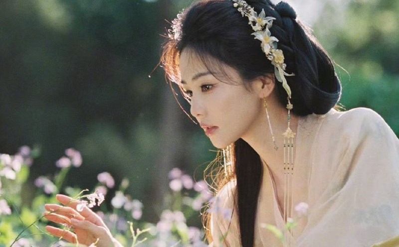 Actress Bai Lu starred in the movie Lam giang Tien. Photo: VieON.