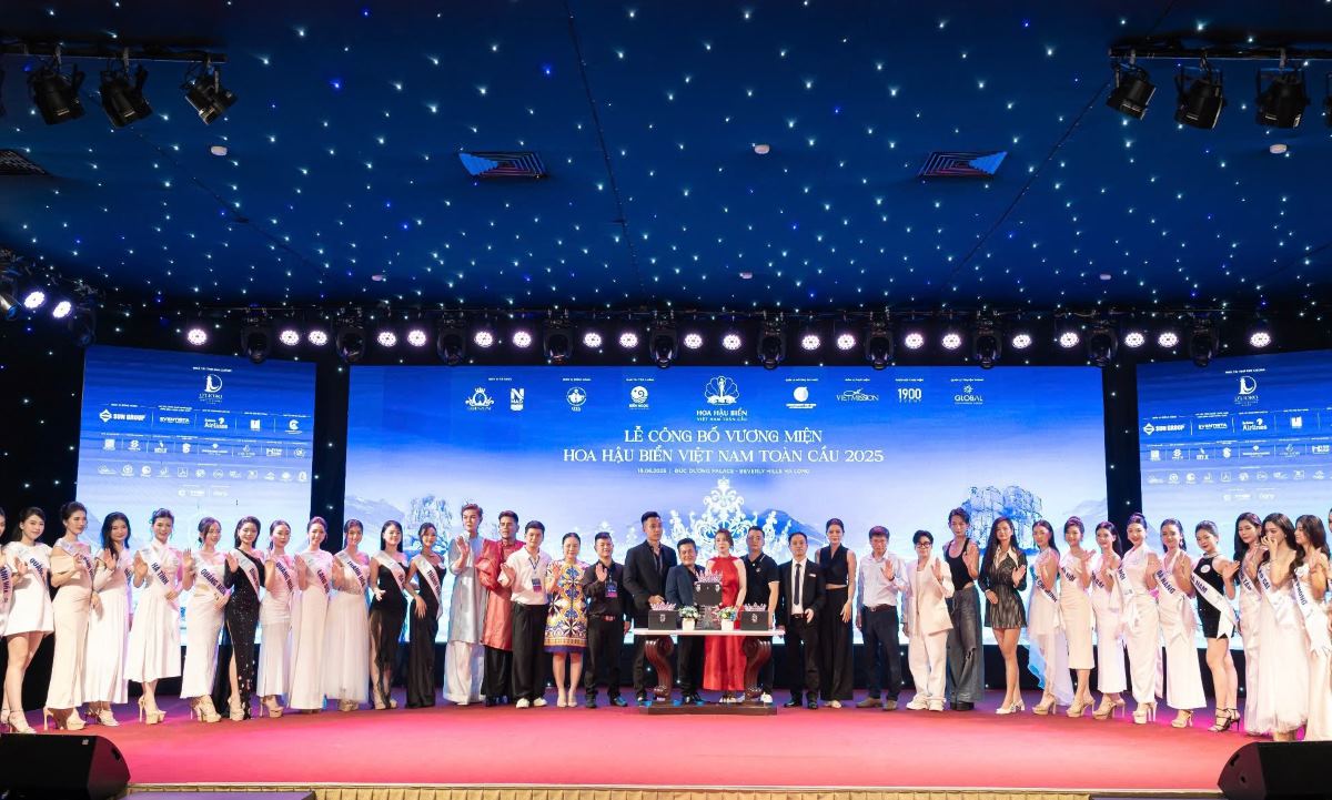 The ceremony to announce the crown of Miss Sea Vietnam Global 2025. Photo: Organizing Committee