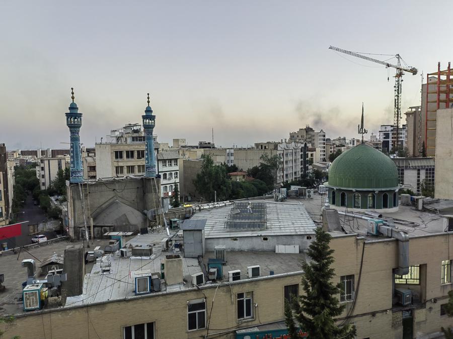 Khoi boc len o thu do Tehran, Iran sau cac don khong kich cua Israel, ngay 17.6.2025. Anh: Xinhua