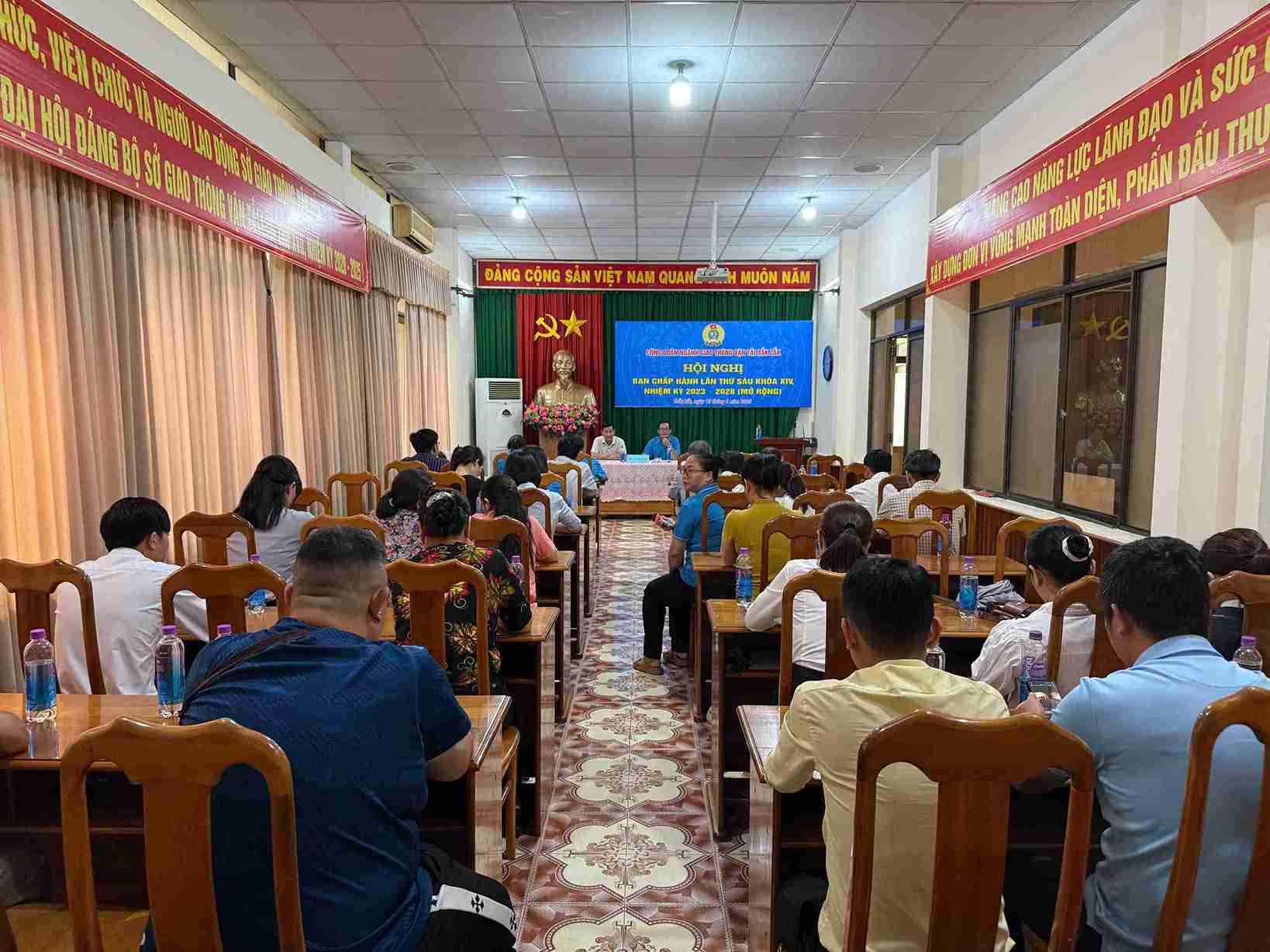 Quang canh hoi nghi. Anh: Bao Trung