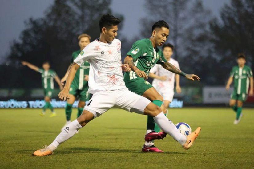 Binh Phuoc Club (Green) y PVF-Cand compiten por la piedra de play-off de V.League. Foto: binh le