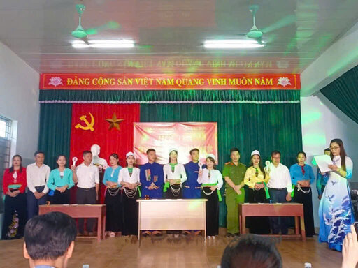 Lac Son district organizes many legal competitions, creating a useful playground to help ethnic minorities access the law easily and closely. Photo: Provided by the unit