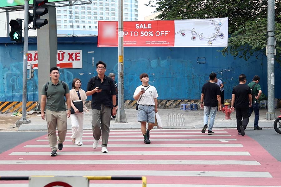 Close-up of the proposed location for additional lights for pedestrians crossing the street in Ho Chi Minh City