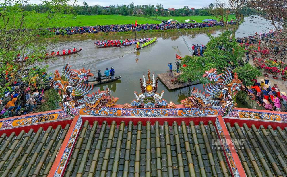 Khong chi mang dam dau an lich su va nghe thuat, cau ngoi Thanh Toan con la diem den hap dan du khach, nhat la vao cac dip le, Tet va Festival Hue. Noi day tro thanh dia chi chup anh, tham quan yeu thich cua nhieu nguoi dan va du khach thap phuong.