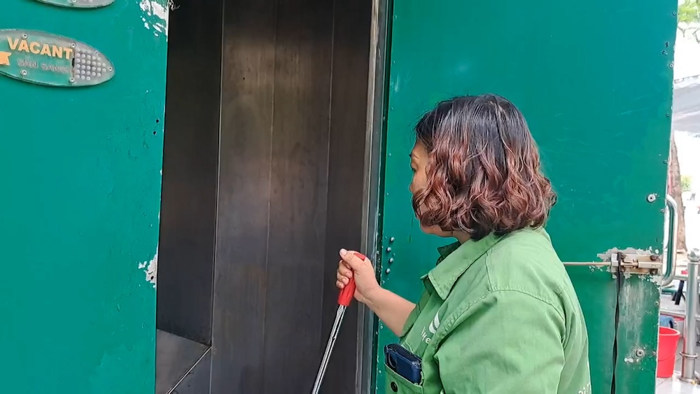 Hanoi needs to upgrade public toilets.