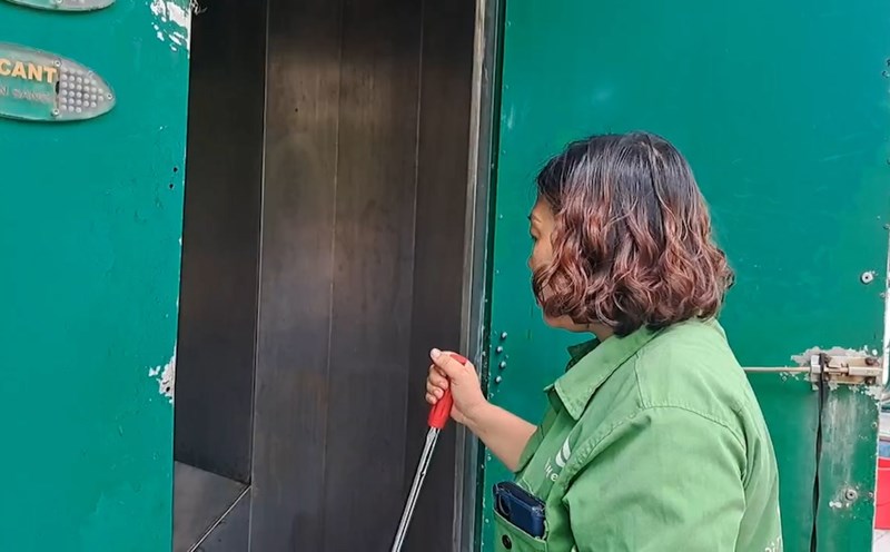 Hanoi needs to upgrade public toilets.