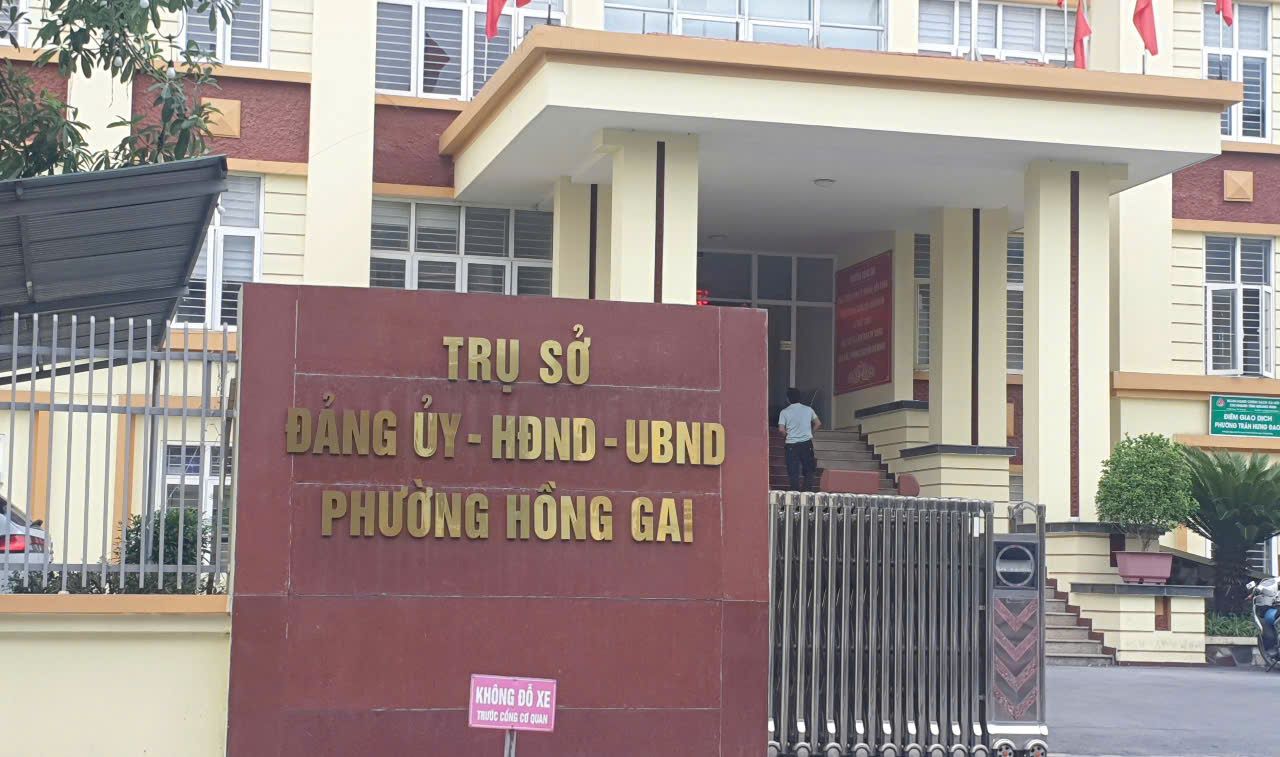 Tru so cua phuong Hong Gai sau sap nhap. Truoc do, day la tru so cua Dang uy, HDND, UBND phuong Tran Hung Dao, TP Ha Long, tinh Quang Ninh. Anh: Nguyen Hung