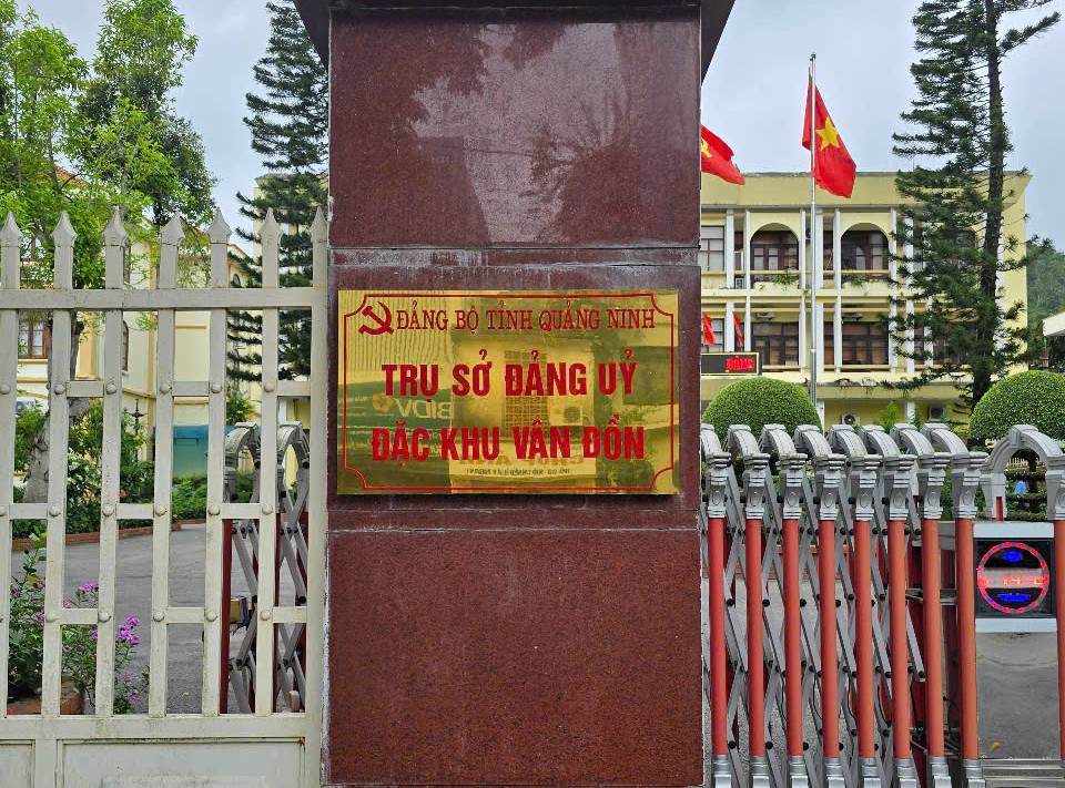 La sede del Comite del Partido Especialista de Van Don, provincia de Quang Ninh. Foto: Nguyen Hung