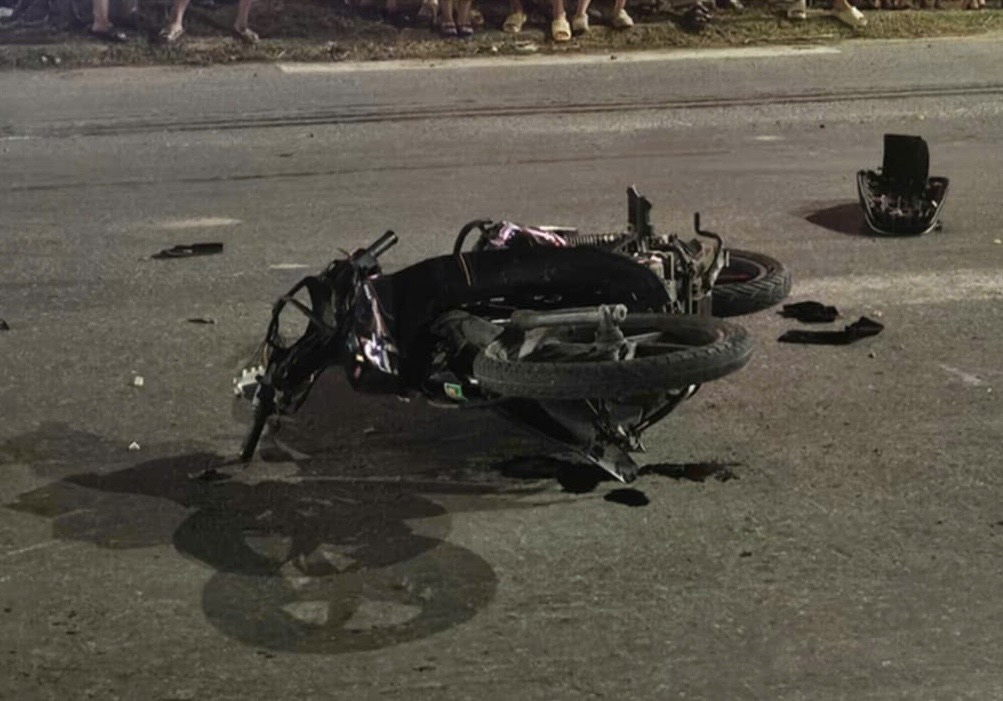 The collision caused damage to the vehicle.