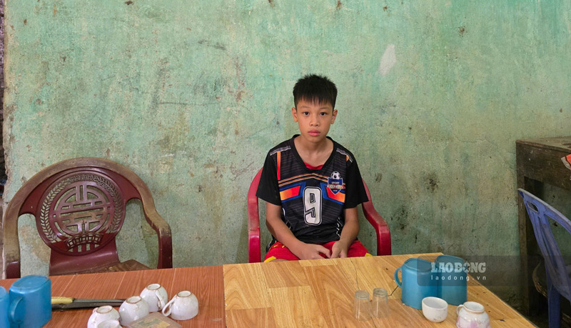 Can nha truoc kia day du thanh vien gia dinh nay da hoang hoa, xuong cap do khong con nguoi o. Anh: Tan Van