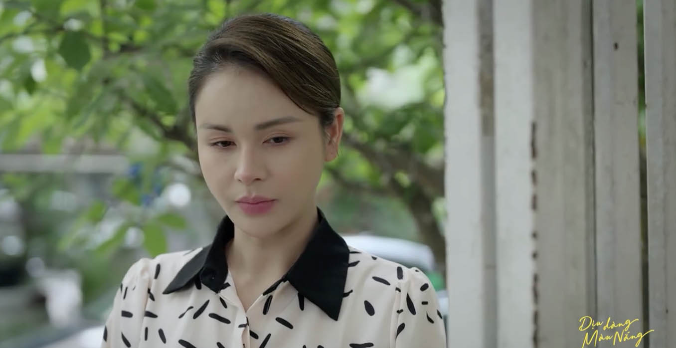 Lan Anh nghi cach tri nhan vien sau khi bi noi xau. Anh: VFC.