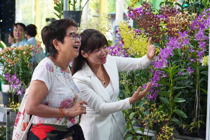 doc dao and exotic plants attract visitors at the week of sowing, high-tech agriculture... in Ho Chi Minh City.