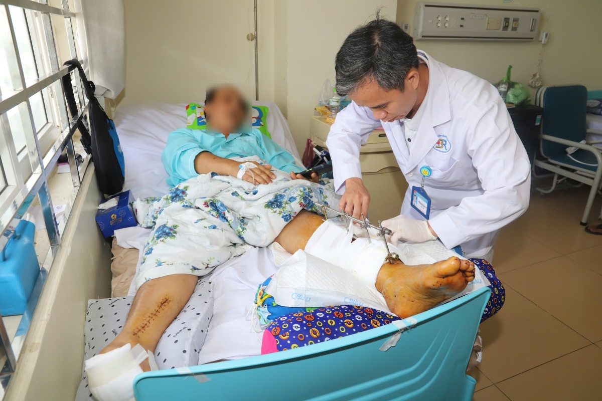 El doctor Phan Van Tu trato el accidente laboral. Foto: CDC proporcionado