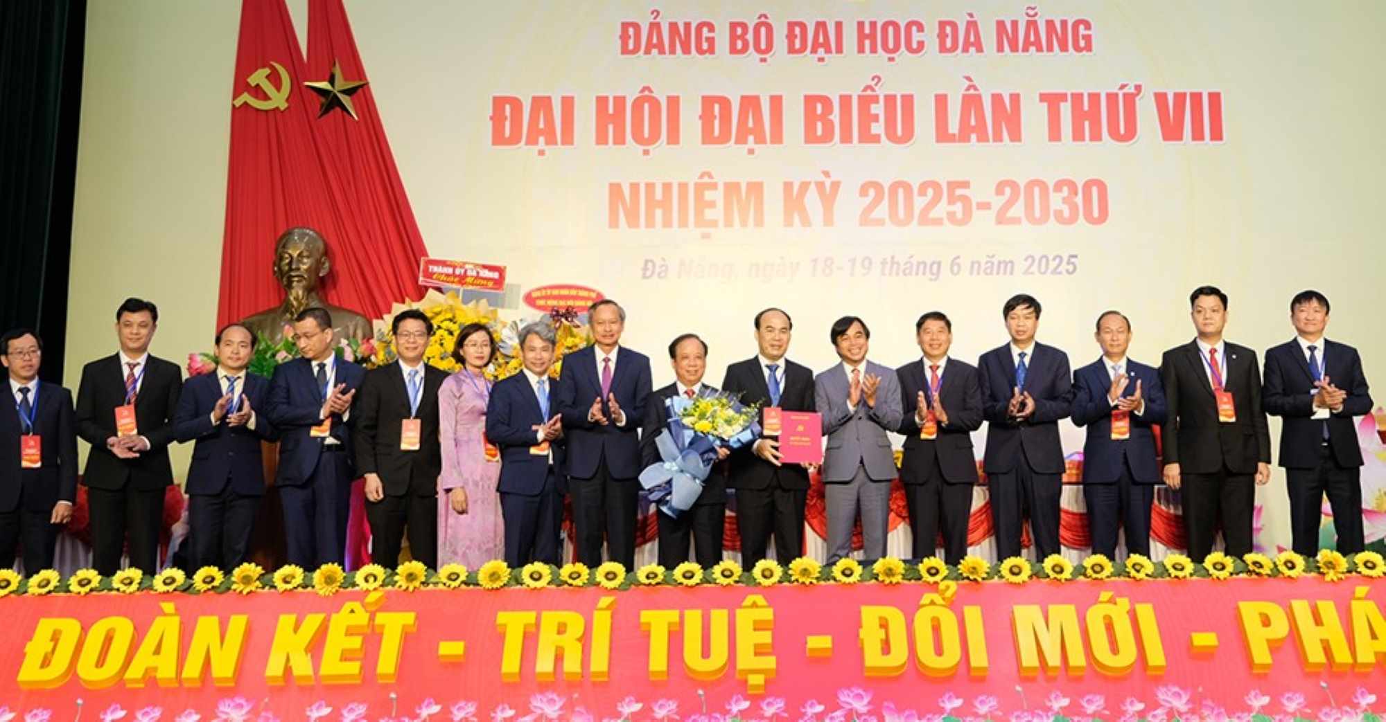 Se lanzo el Comite Ejecutivo del Comite del Partido Universitario Da Nang. Foto: Nguyen Thanh