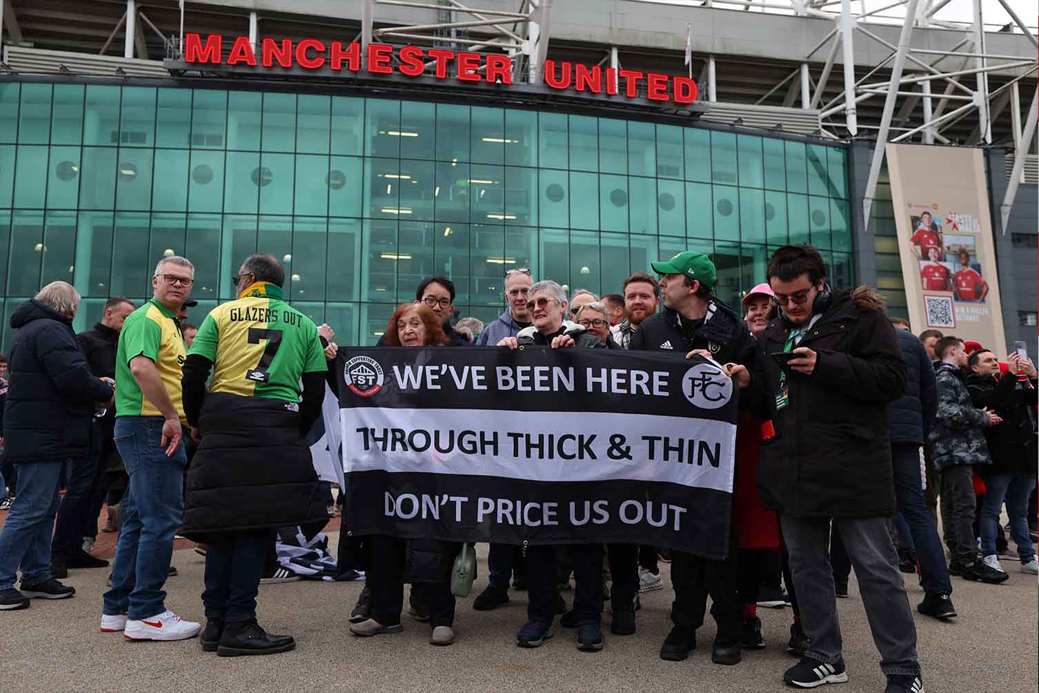 Man United bi co dong vien phan doi rat nhieu trong mua giai vua qua. Anh: AFP