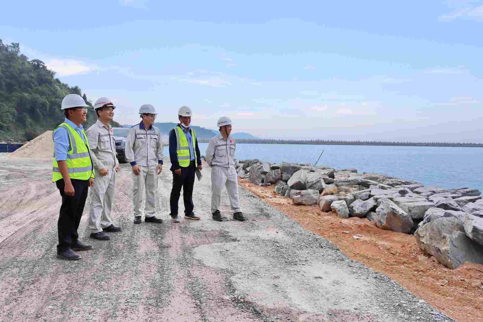 Proyecto de puerto de Lien Chieu en Da Nang es el periodo de sprint. Foto: Ha Phan