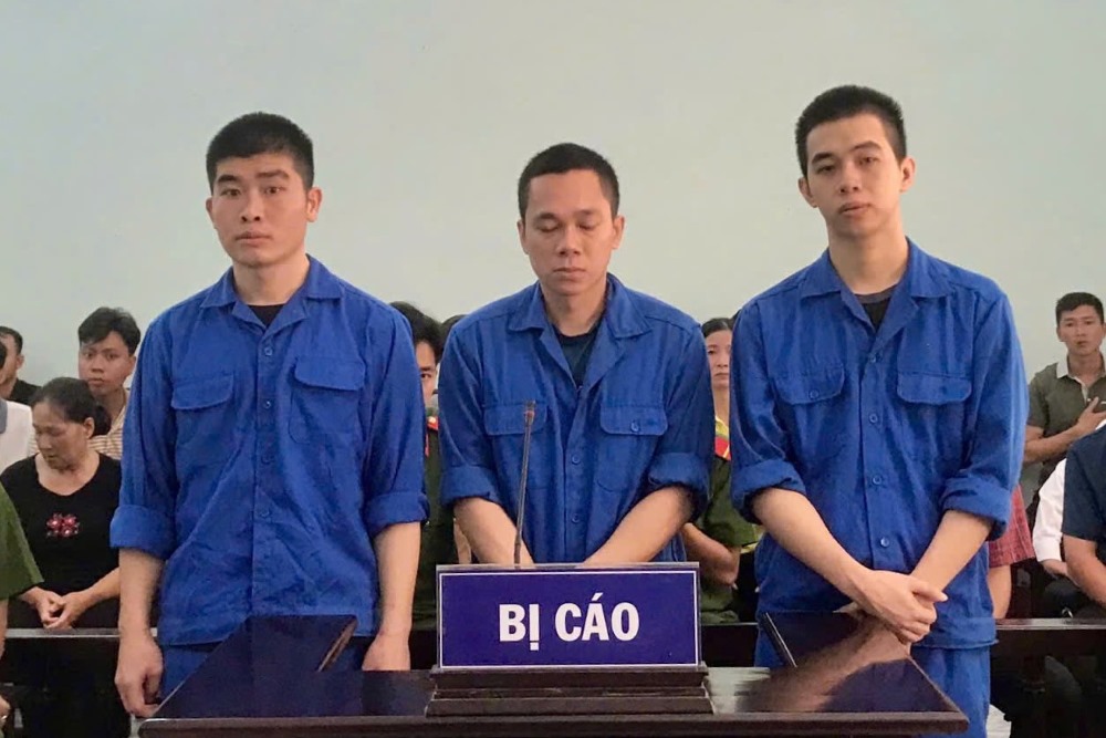 3 bị cáo sử dụng ma túy trong quán bar ở Huế. Ảnh: Ngọc Minh