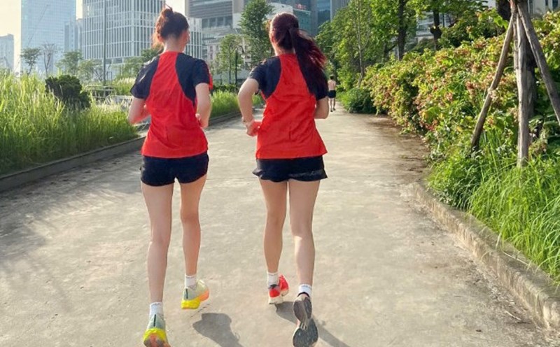 Running with friends will help increase the effectiveness of exercise and improve your spirit better. Photo: Dao Huyen