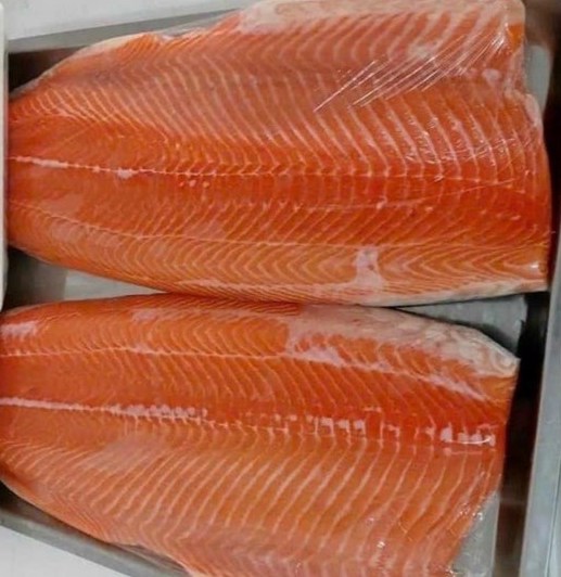 Salmon with grapefruit can be a good salad for people with diabetes. Photo: Kieu Vu.