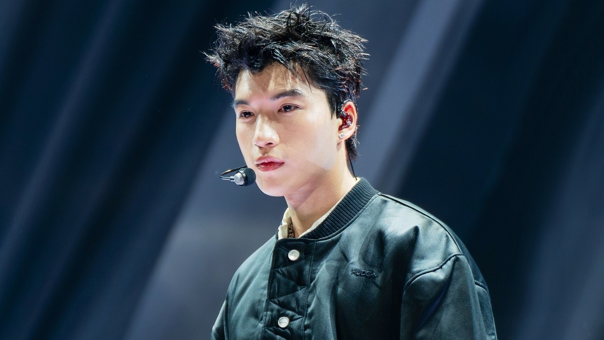 Rapper HIEUTHUHAi. Anh: NSX Anh trai say hi