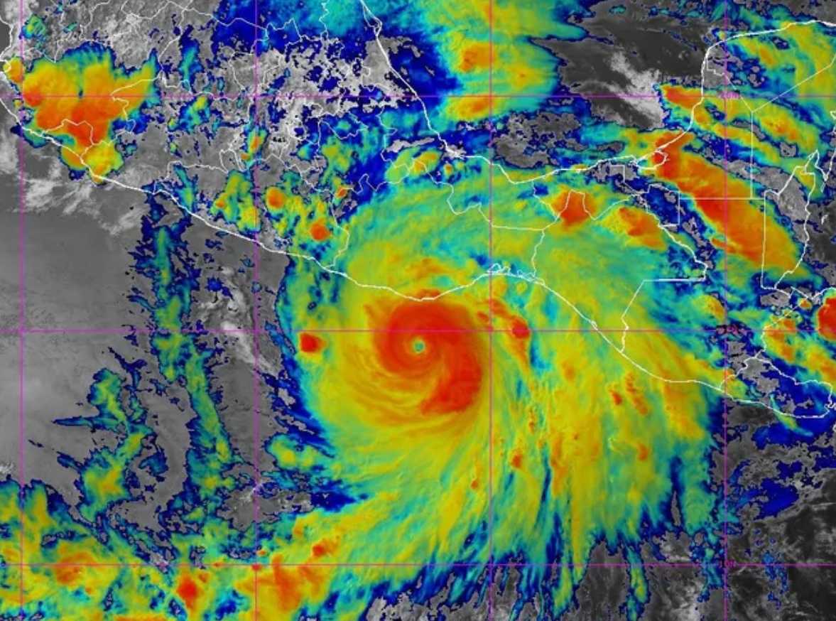 Super Typhoon Erick esta a punto de aterrizar Mexico. Foto: NOAA
