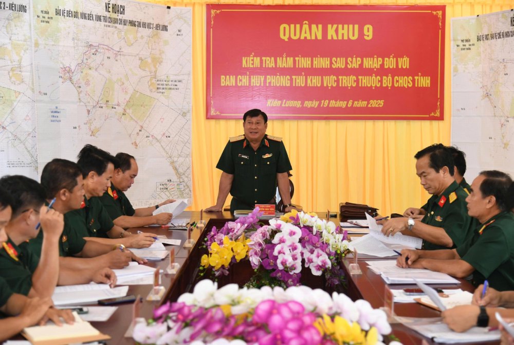 Military Region 9 inspects and grasps the situation after merging the Regional Defense Command. Photo: Phuong Vu