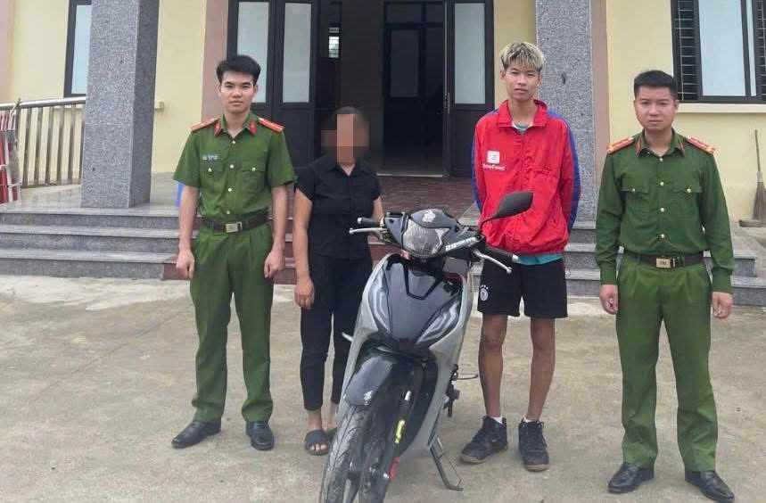 Cong an xa Thuong Coc (Lac Son) goi hoi, ran de doi tuong vi pham phap luat de giao duc, phong ngua tai pham. Anh: DVCC