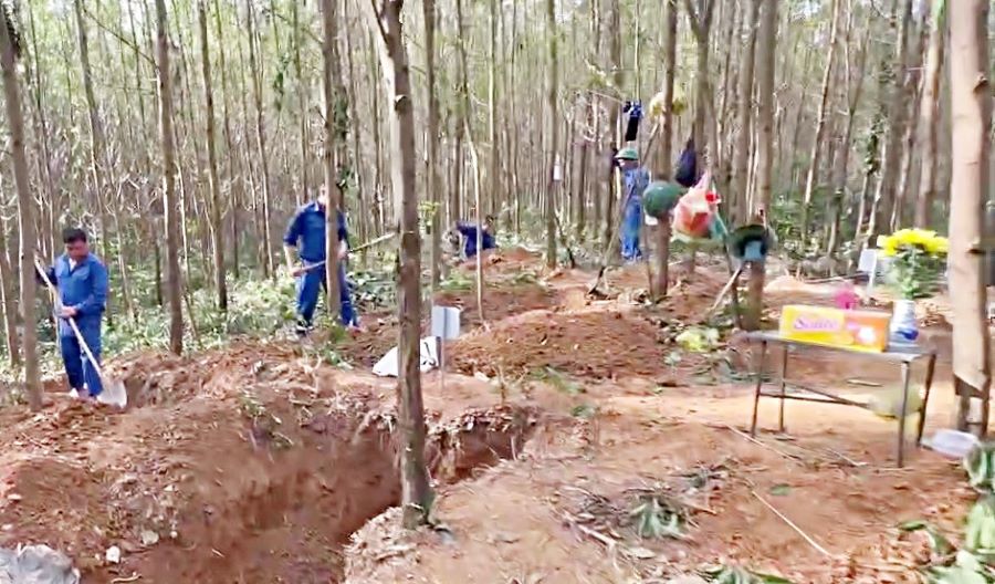 El equipo reunio los restos de los 968 martires para buscar los restos de los martires. Foto: Anh Vu