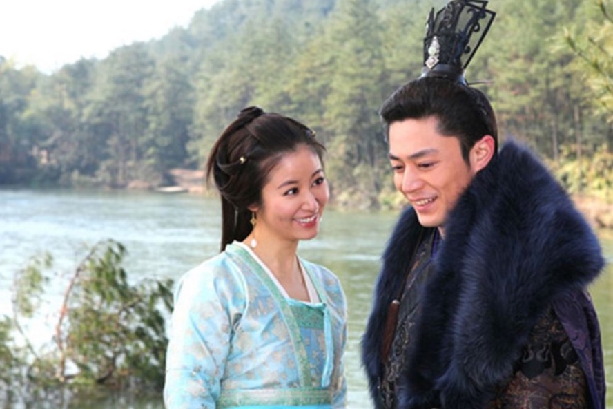 Huo Jianhua y Lam Tam Nhu en "Khuynh the Hoang Phi". Foto: El fabricante proporciona