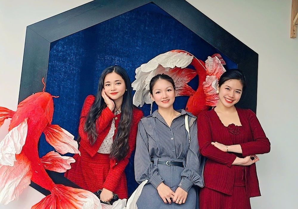 Modern women need to balance their responsibilities and self-development. Photo: Bich Nhung