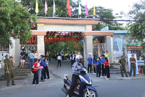 Diem thi THPT Thai Phien (quan Thanh Khe). Anh: Nguyen Linh