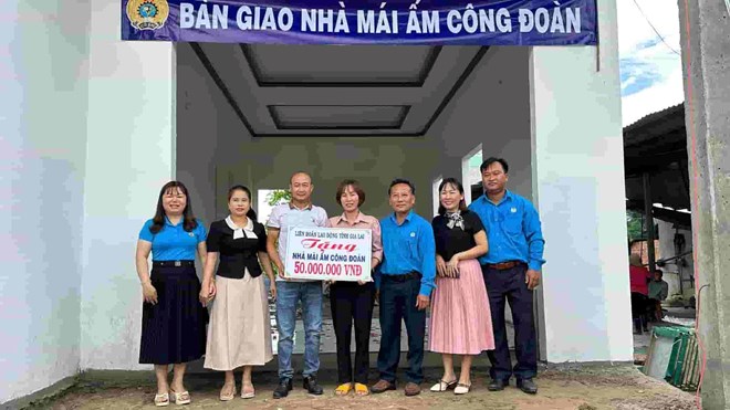 Trao tặng nhà Mái ấm Công đoàn tiếp sức cho 3 đoàn viên ở Gia Lai vượt khó
