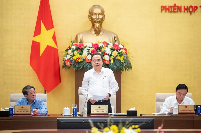 The National Assembly Standing Committee will meet to consider amending or abolishing the special income mechanism of state agencies. Photo: Quochoi.vn