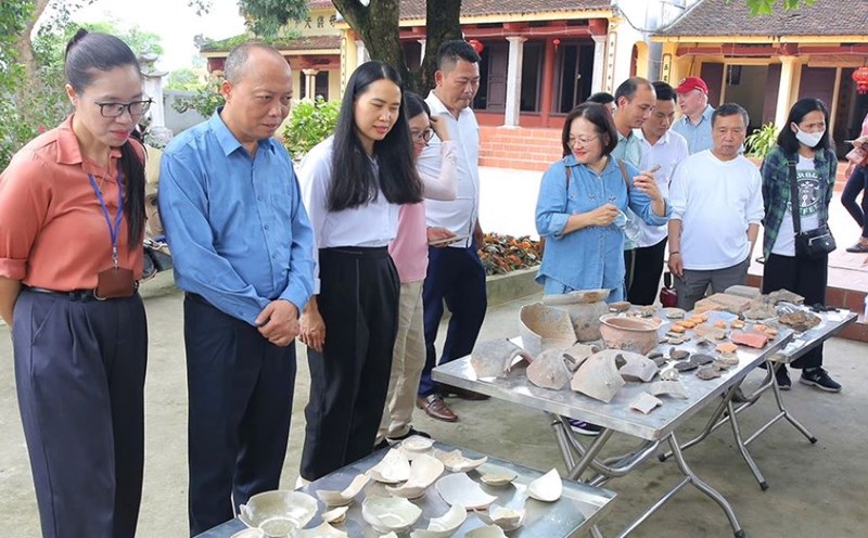 Many new artifacts were discovered in the area of Ba Ngo pagoda, Truong Yen commune, Hoa Lu, Ninh Binh. Photo: Tran Lam
