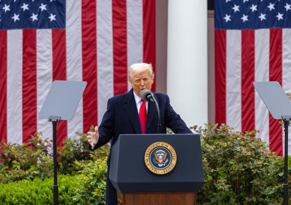 El presidente de los Estados Unidos, Donald Trump, anuncio Global Reciprocal TaxPosts, el 2 de abril de 2025. Foto: Xinhua