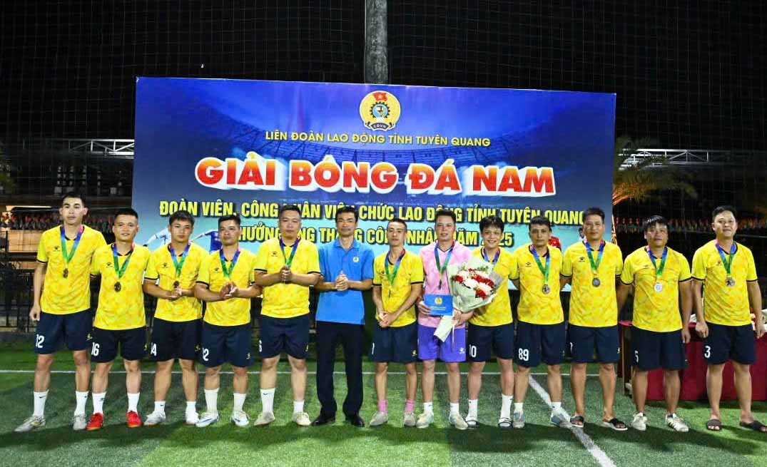 The 2025 Tuyen Quang Provincial Trade Union Men's Football Tournament was a great success. Photo: Viet Bac.